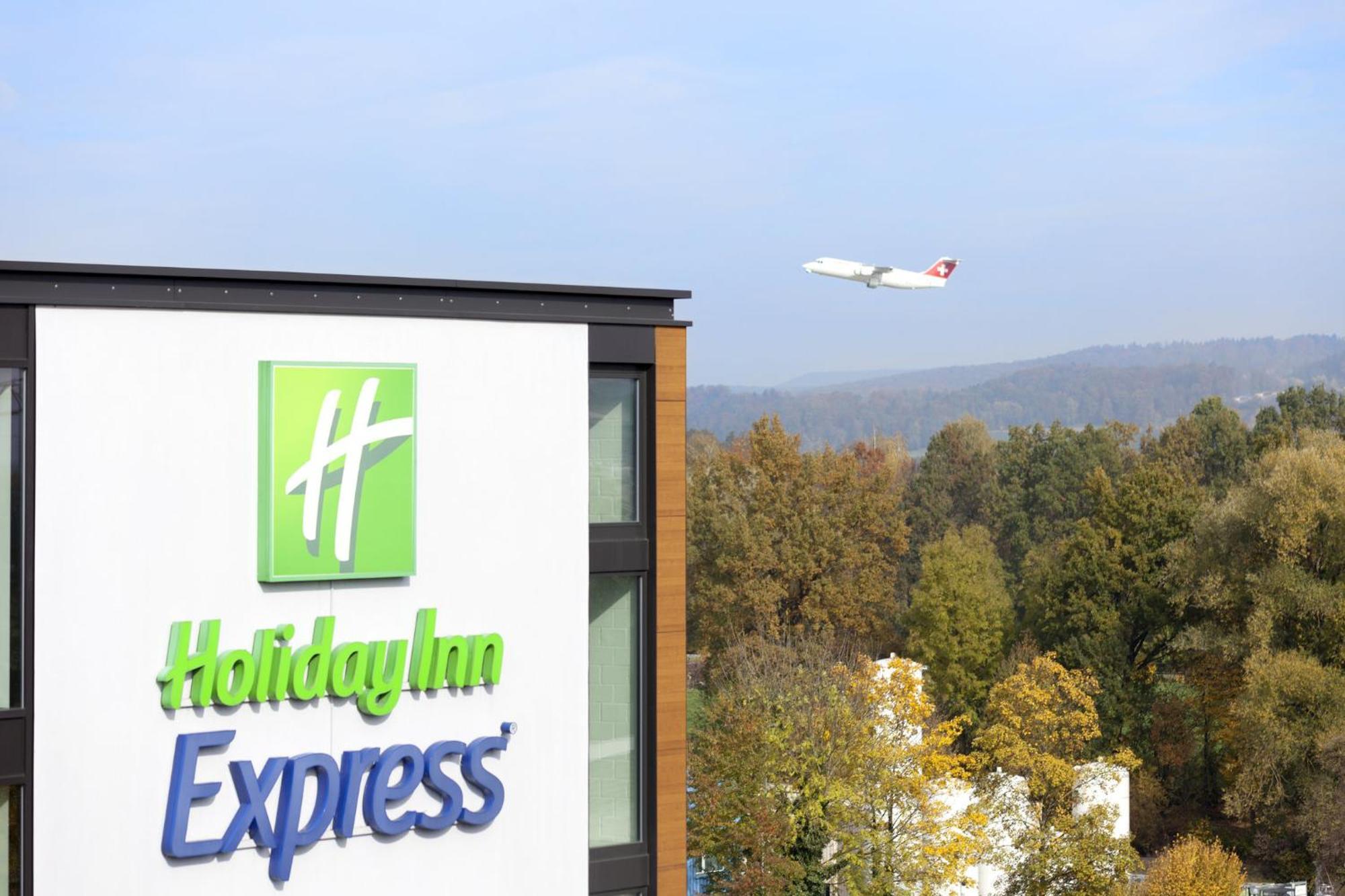Holiday Inn Express Zurich Airport, An Ihg Hotel Rümlang Eksteriør billede